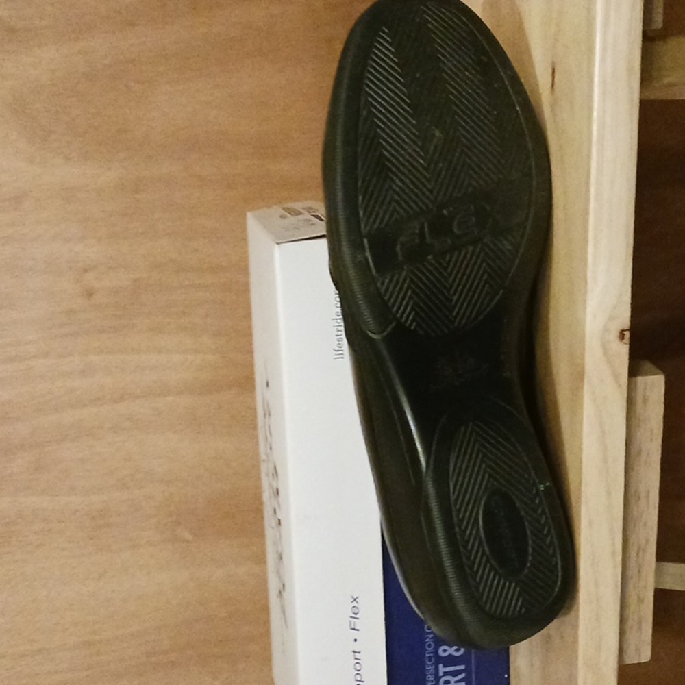 LifeStride Flat Memory Foam 8 M Black - Picture 3 of 5